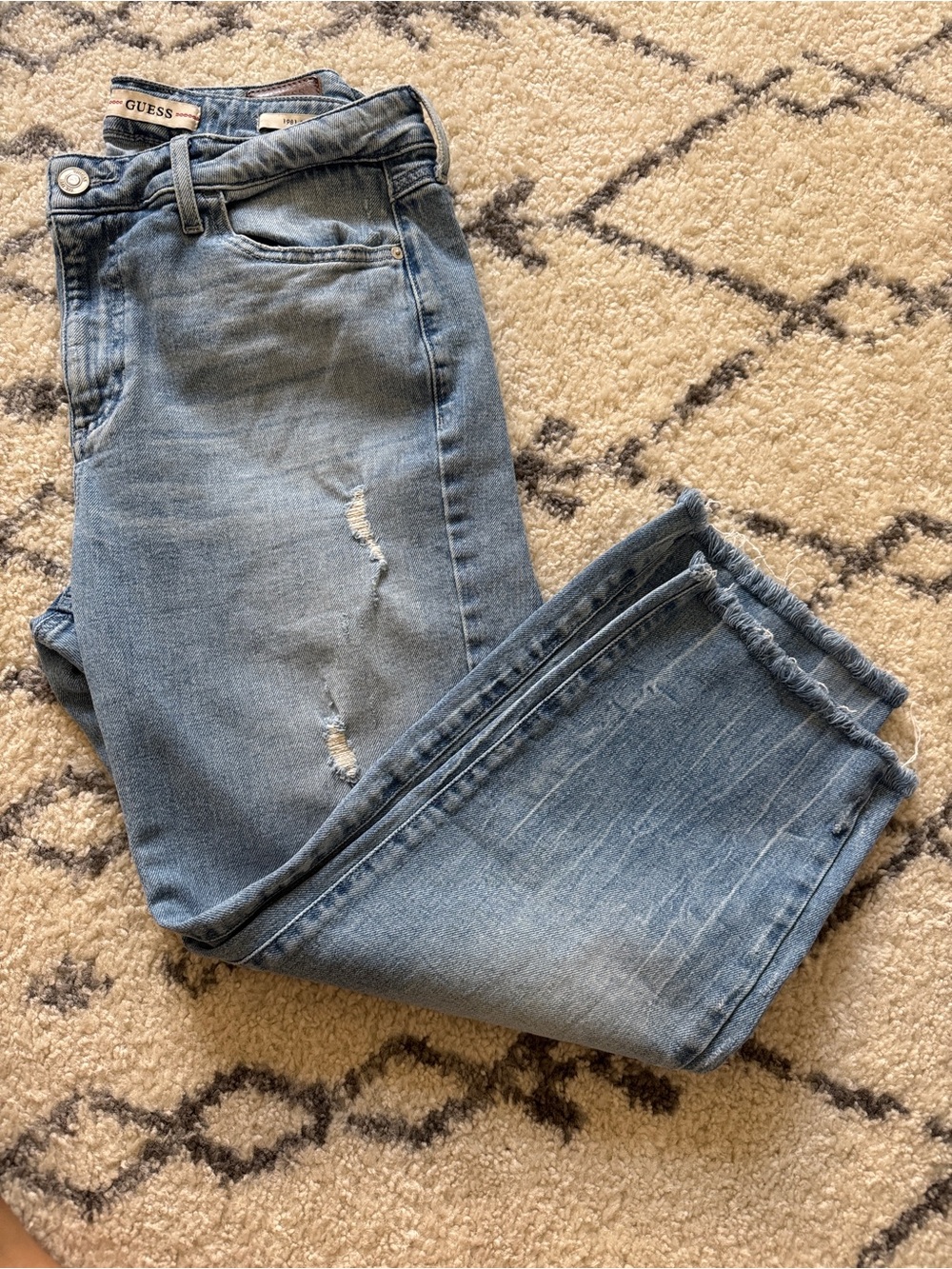 Guess cropped Light Blue Distressed Denim Jeans